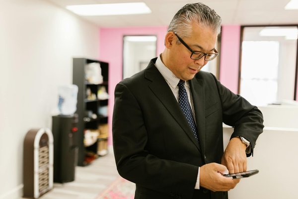 Wie können Unternehmen ihre Online-Präsenz durch gezielte SEO-Strategien verbessern?